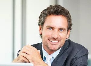 Smiling Businessman Vernetzen